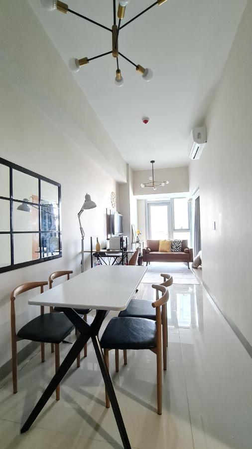 Luxe Bonifacio Global City Taguig Uptown Condo Hotel 1 Bedroom Suite المظهر الخارجي الصورة