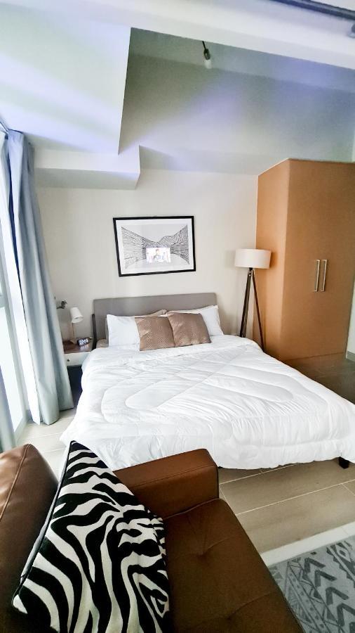 Luxe Bonifacio Global City Taguig Uptown Condo Hotel 1 Bedroom Suite المظهر الخارجي الصورة
