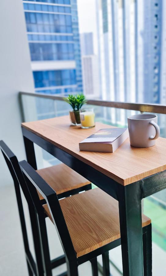 Luxe Bonifacio Global City Taguig Uptown Condo Hotel 1 Bedroom Suite المظهر الخارجي الصورة
