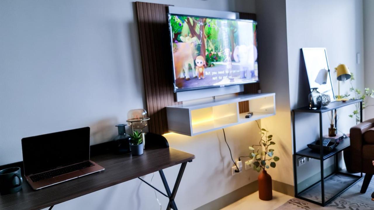 Luxe Bonifacio Global City Taguig Uptown Condo Hotel 1 Bedroom Suite المظهر الخارجي الصورة
