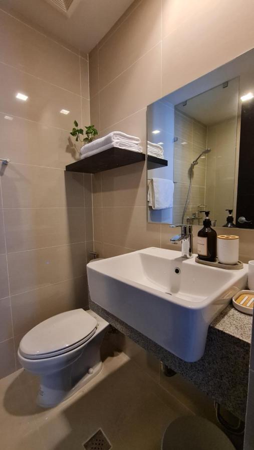 Luxe Bonifacio Global City Taguig Uptown Condo Hotel 1 Bedroom Suite المظهر الخارجي الصورة