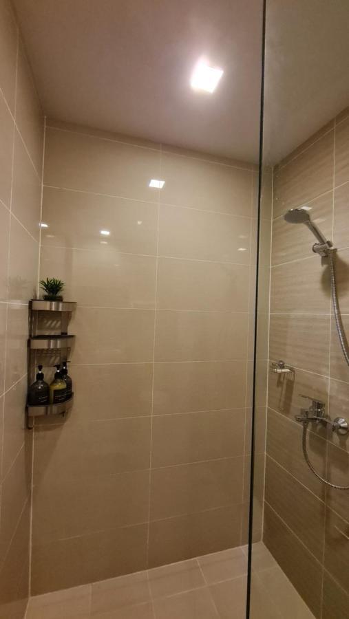 Luxe Bonifacio Global City Taguig Uptown Condo Hotel 1 Bedroom Suite المظهر الخارجي الصورة