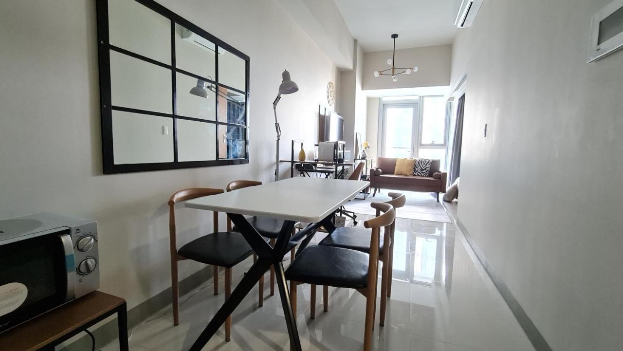 Luxe Bonifacio Global City Taguig Uptown Condo Hotel 1 Bedroom Suite المظهر الخارجي الصورة