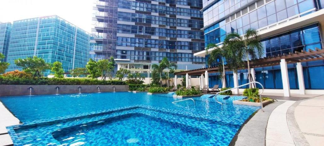 Luxe Bonifacio Global City Taguig Uptown Condo Hotel 1 Bedroom Suite المظهر الخارجي الصورة