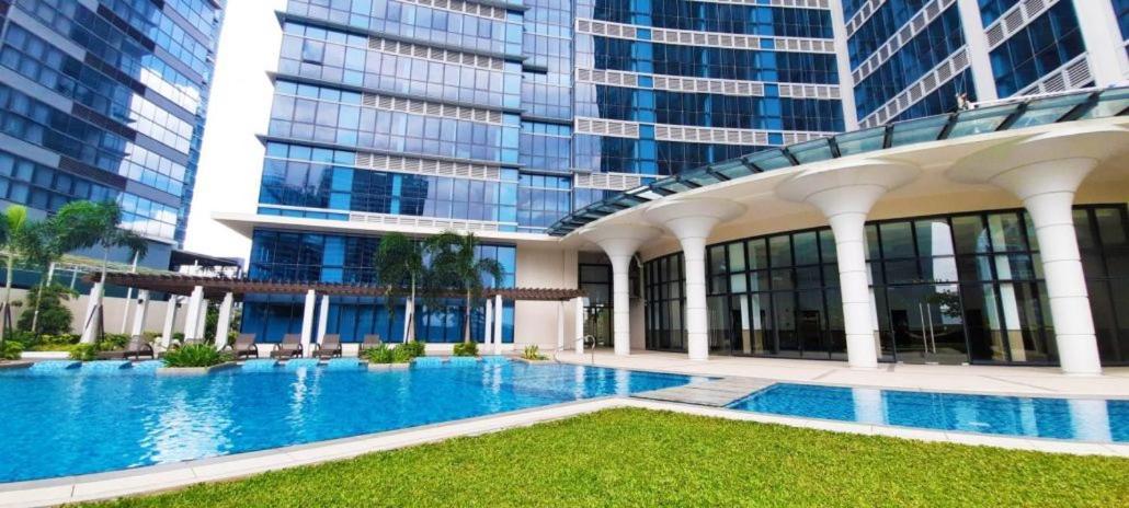 Luxe Bonifacio Global City Taguig Uptown Condo Hotel 1 Bedroom Suite المظهر الخارجي الصورة